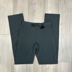 Lands’ End Size 28 X 35 Performance Active Chino Pants Gray Belted Unhemmed